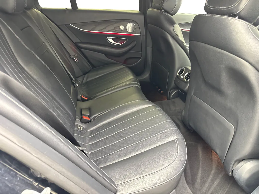 Mercedes-Benz E-Class photo 39