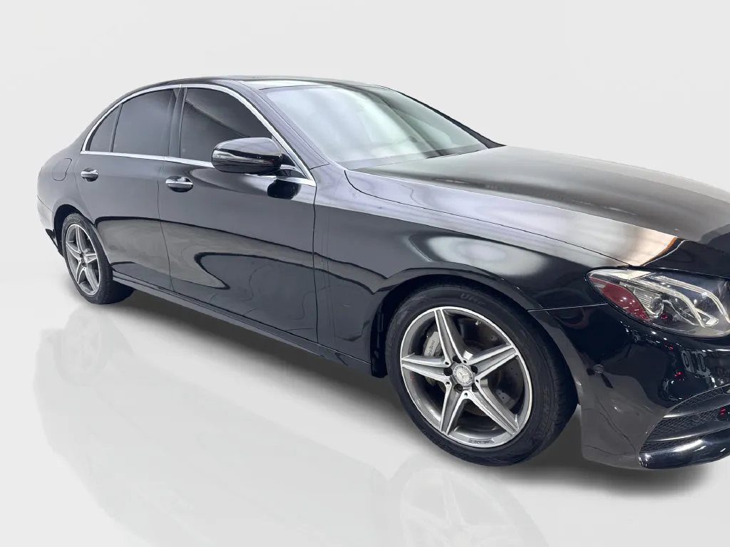 Mercedes-Benz E-Class photo 14