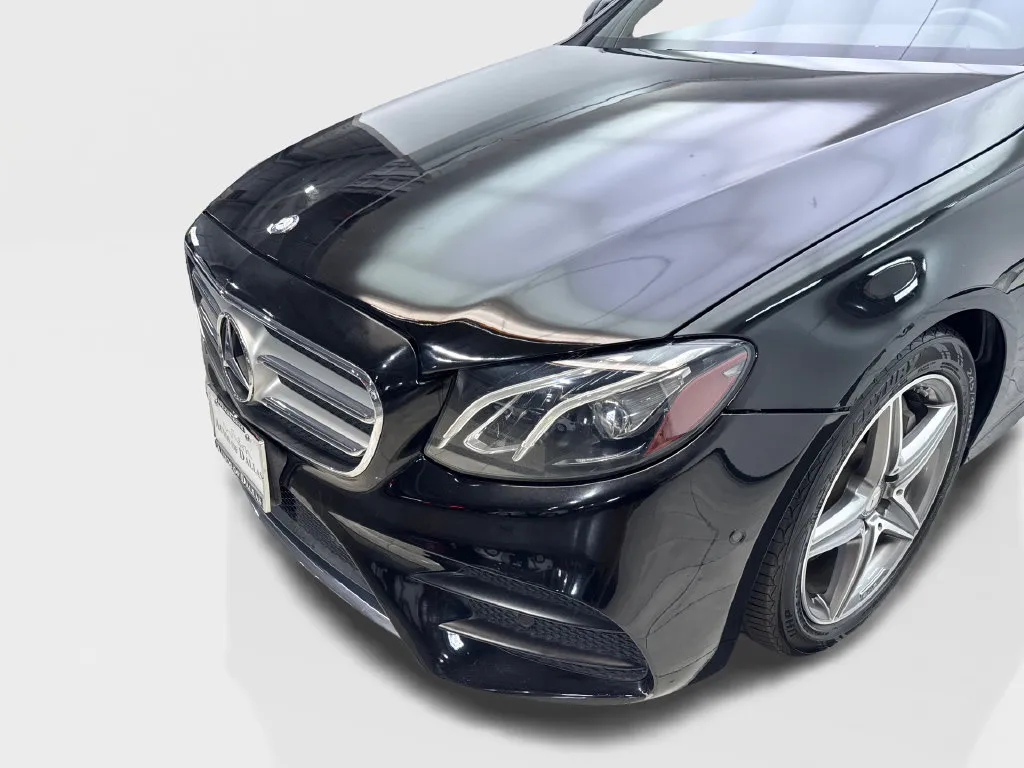 Mercedes-Benz E-Class photo 18