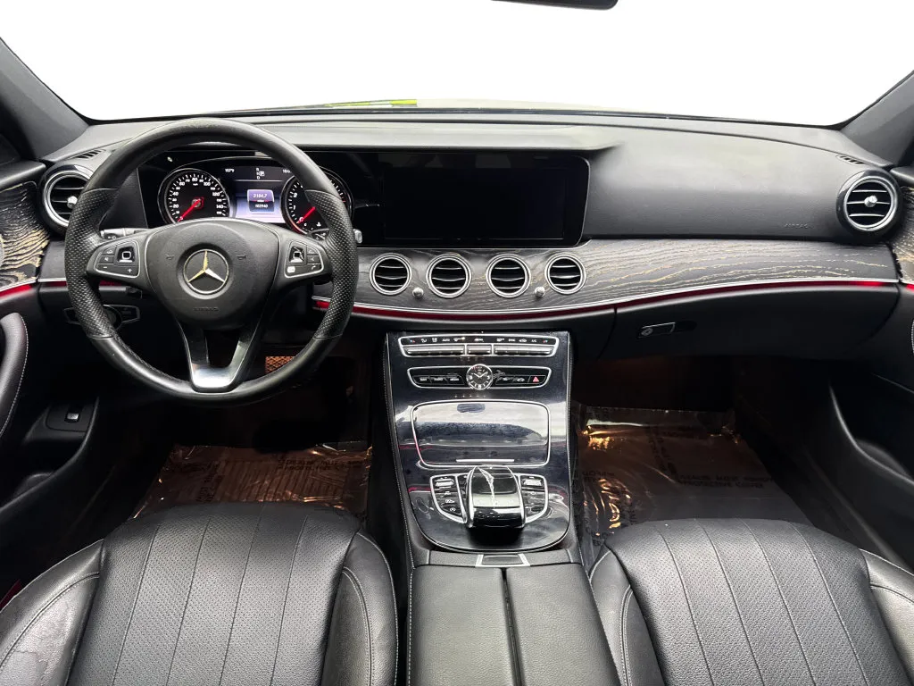 Mercedes-Benz E-Class photo 50