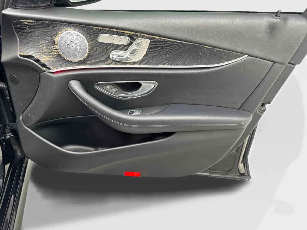 Mercedes-Benz E-Class photo 47