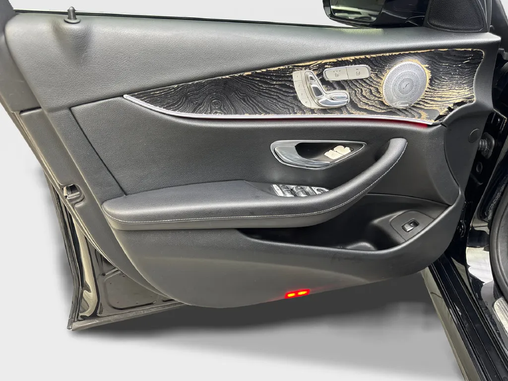 Mercedes-Benz E-Class photo 30