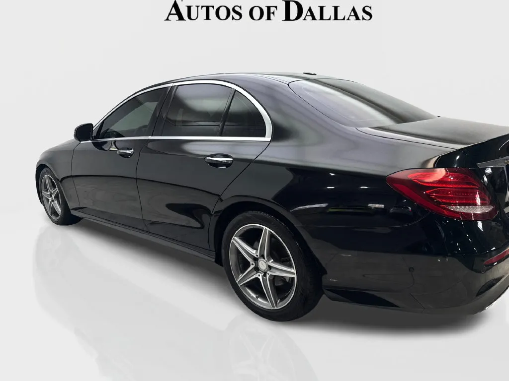 Mercedes-Benz E-Class photo 16