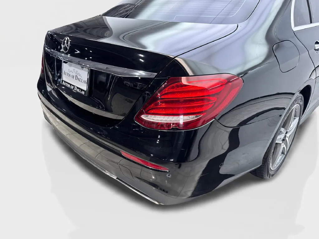 Mercedes-Benz E-Class photo 20