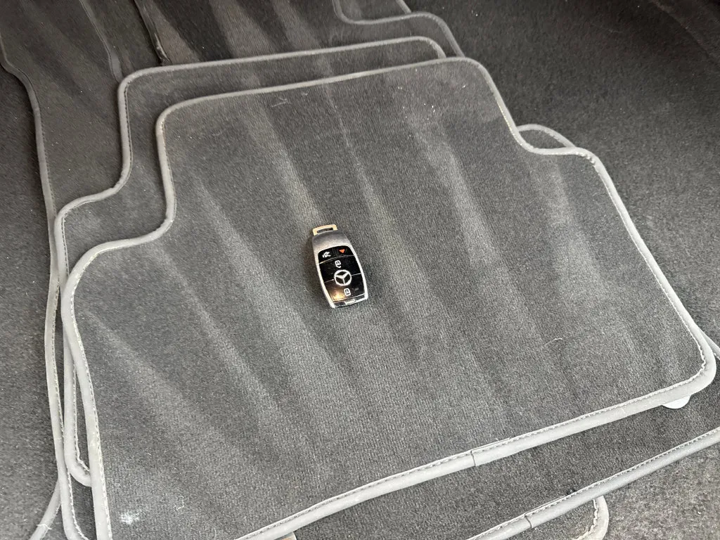 Mercedes-Benz E-Class photo 77