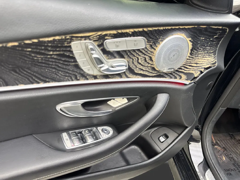 Mercedes-Benz E-Class photo 32