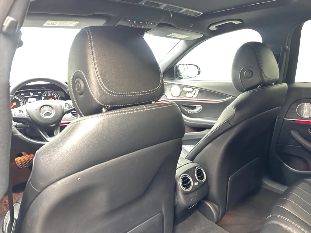 Mercedes-Benz E-Class photo 35