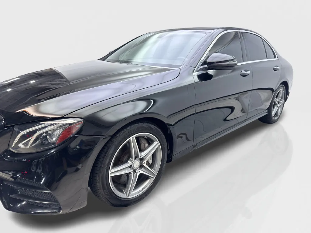 Mercedes-Benz E-Class photo 12