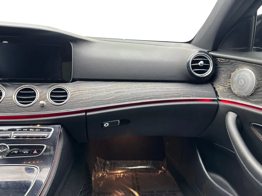 Mercedes-Benz E-Class photo 57