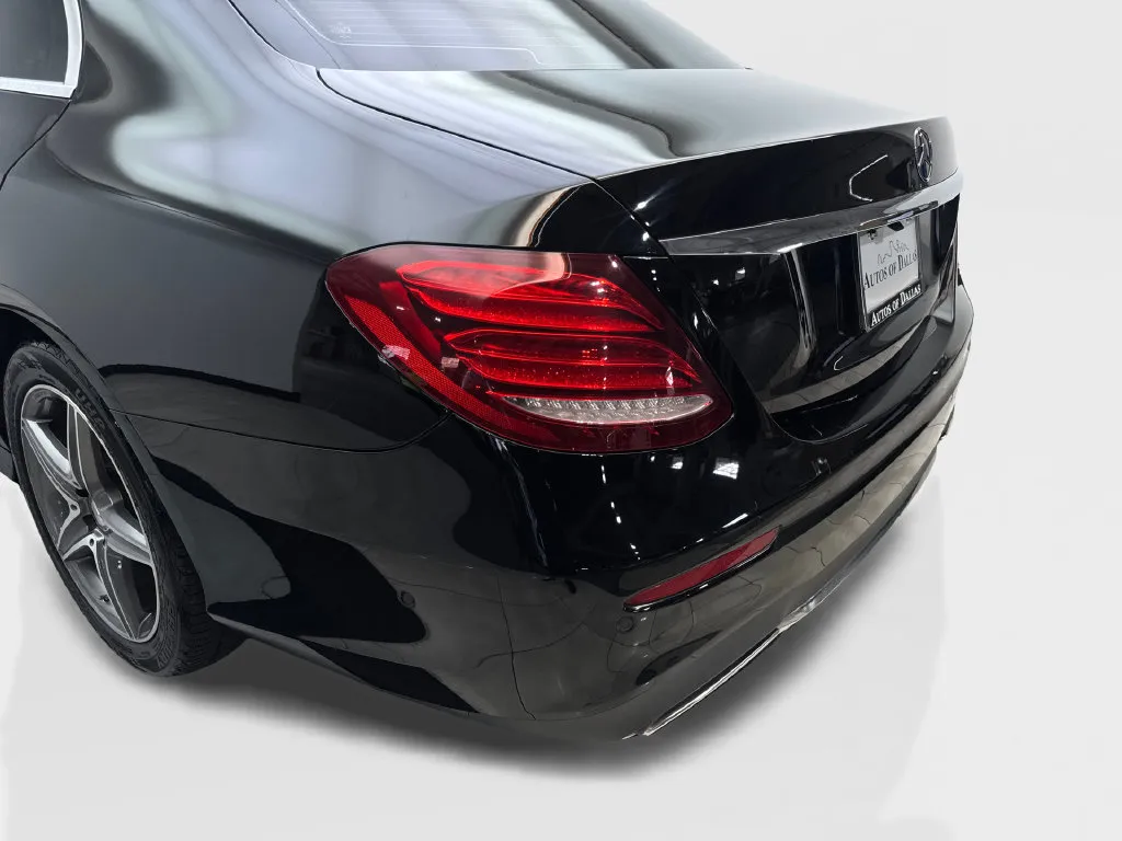 Mercedes-Benz E-Class photo 21