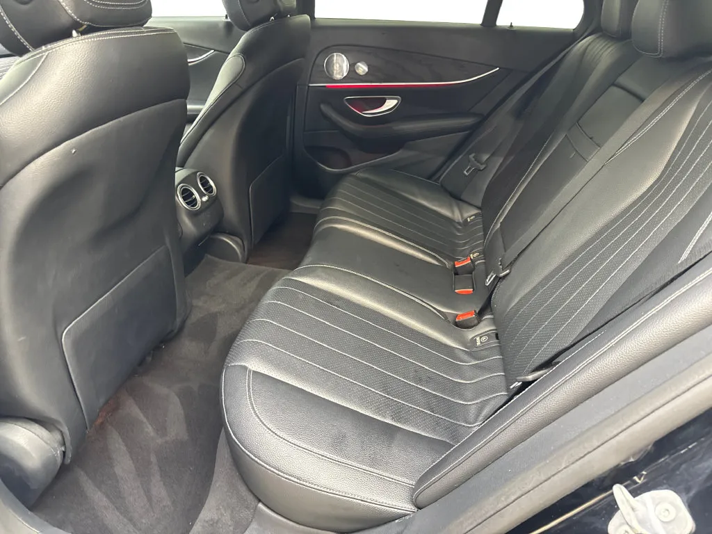 Mercedes-Benz E-Class photo 33