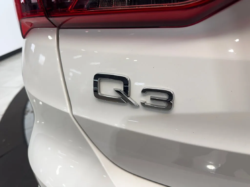 Audi Q3 photo 25