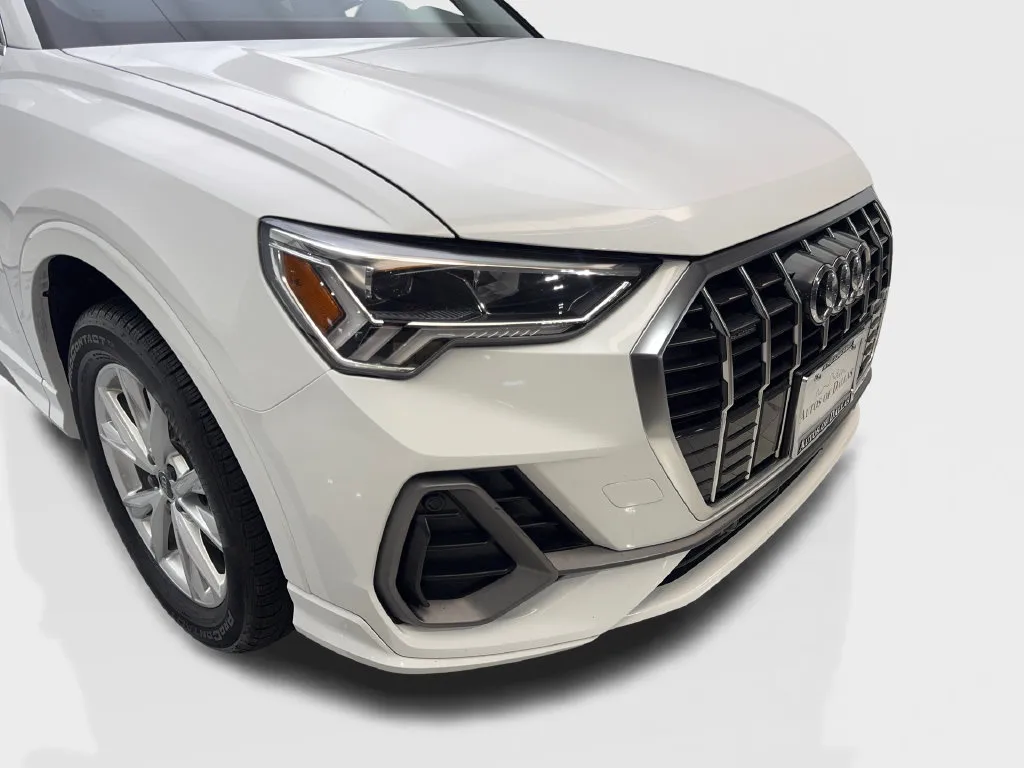 Audi Q3 photo 19