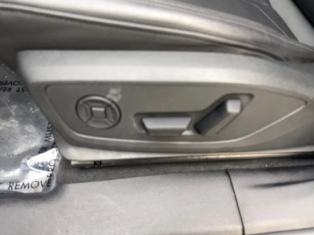 Audi Q3 photo 33
