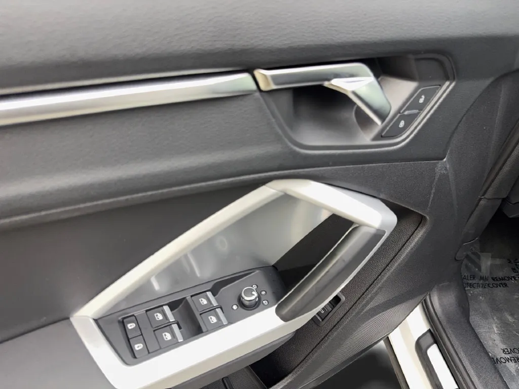 Audi Q3 photo 35