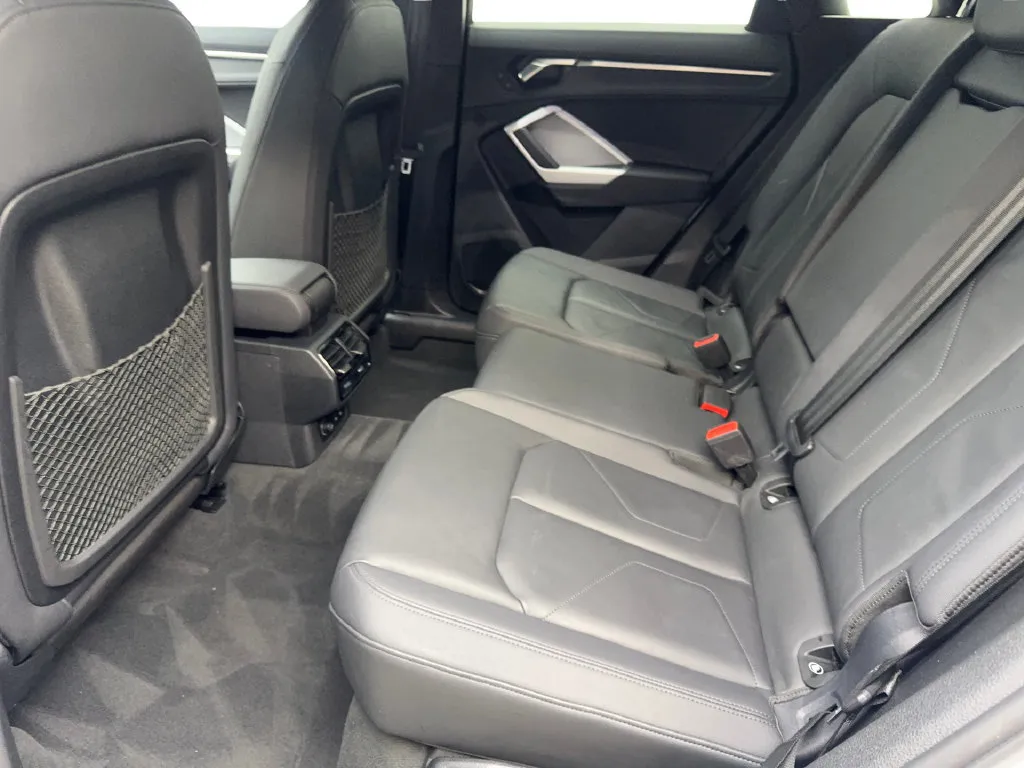 Audi Q3 photo 36