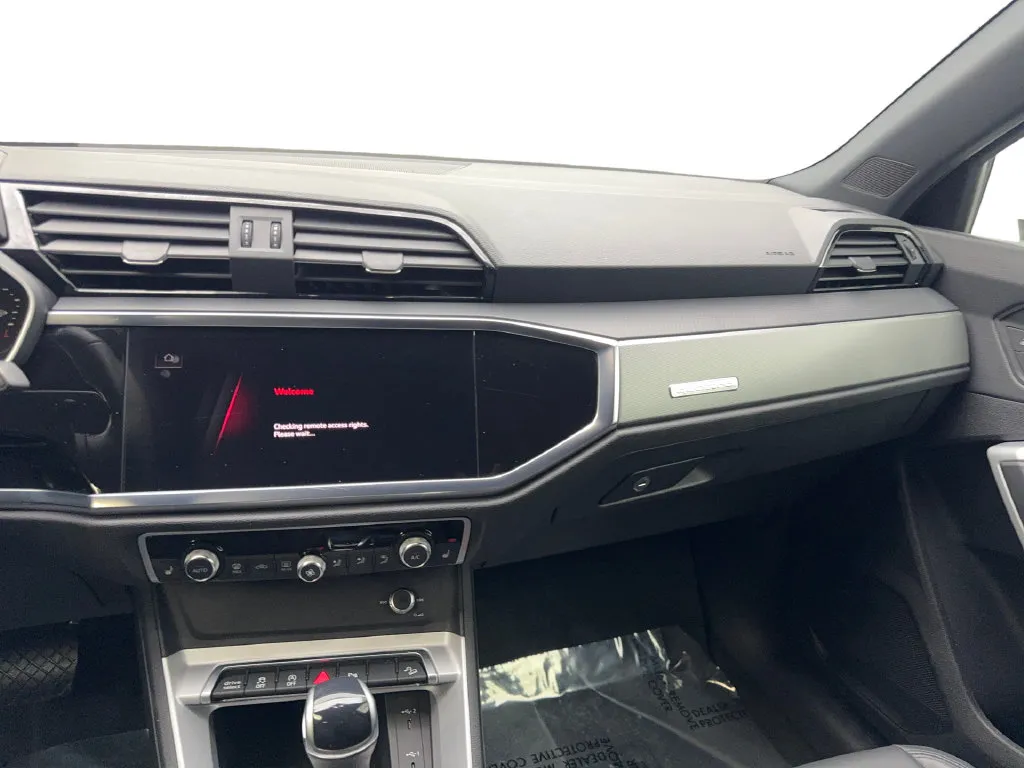 Audi Q3 photo 57