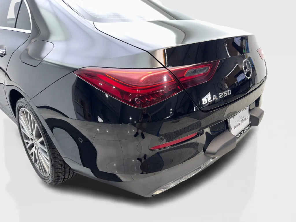 Mercedes-Benz CLA photo 21