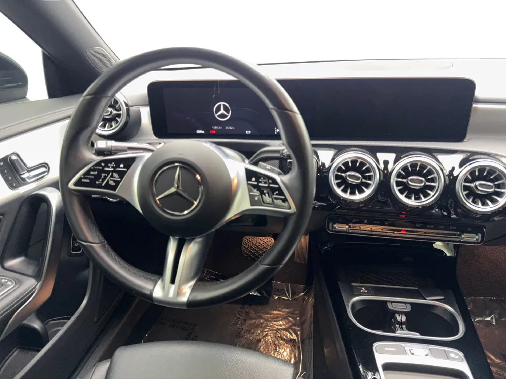 Mercedes-Benz CLA photo 52