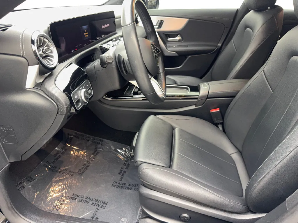 Mercedes-Benz CLA photo 27