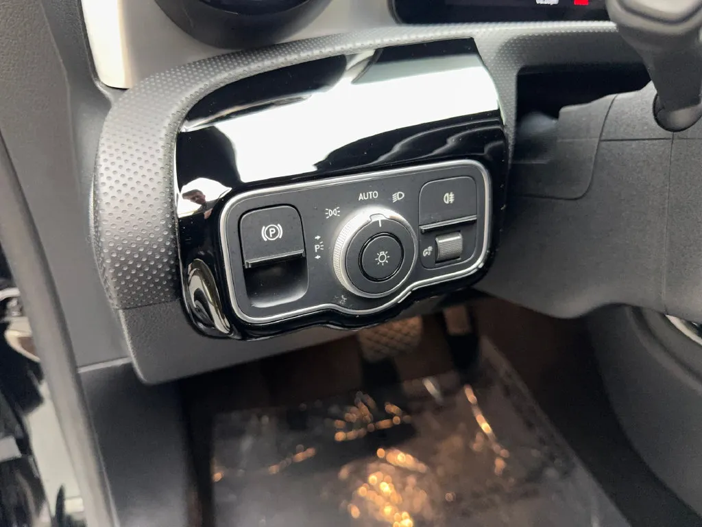Mercedes-Benz CLA photo 54