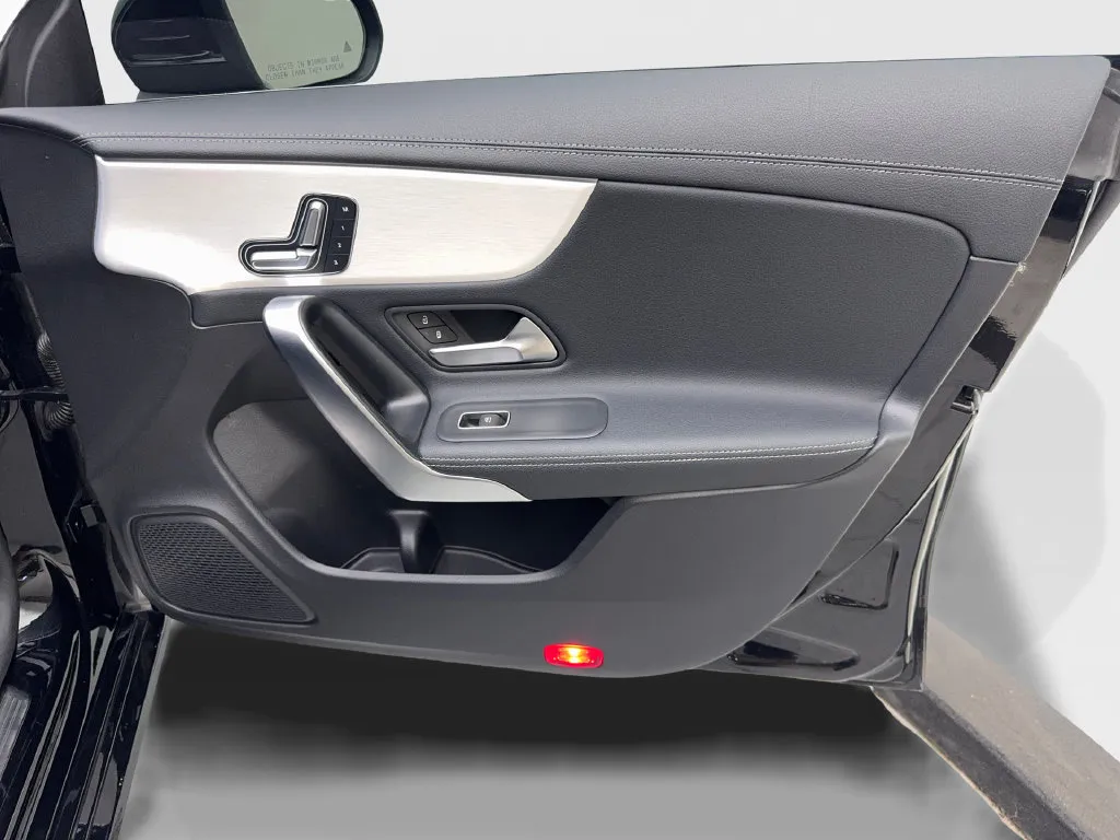 Mercedes-Benz CLA photo 47