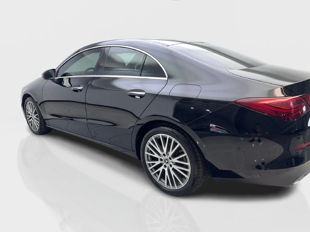 Mercedes-Benz CLA photo 16