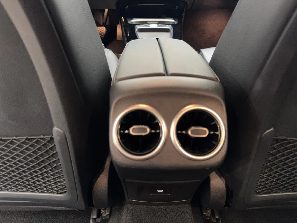 Mercedes-Benz CLA photo 69