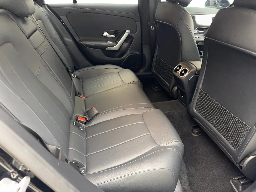 Mercedes-Benz CLA photo 39