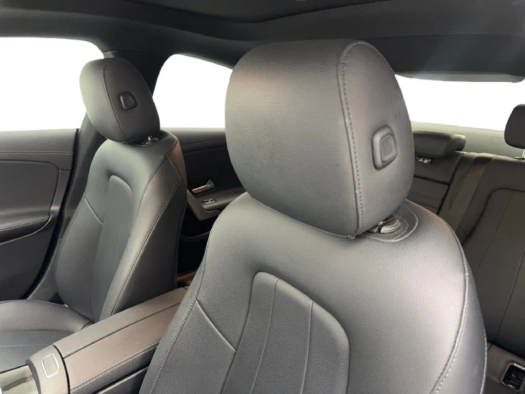 Mercedes-Benz CLA photo 28