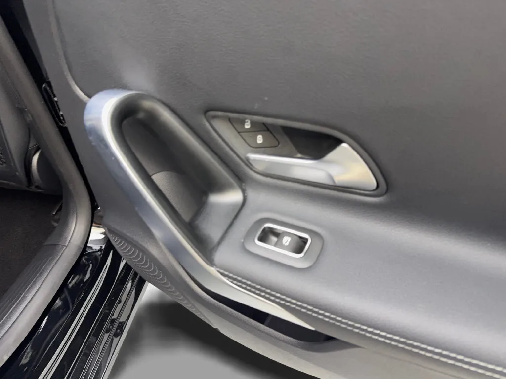 Mercedes-Benz CLA photo 43