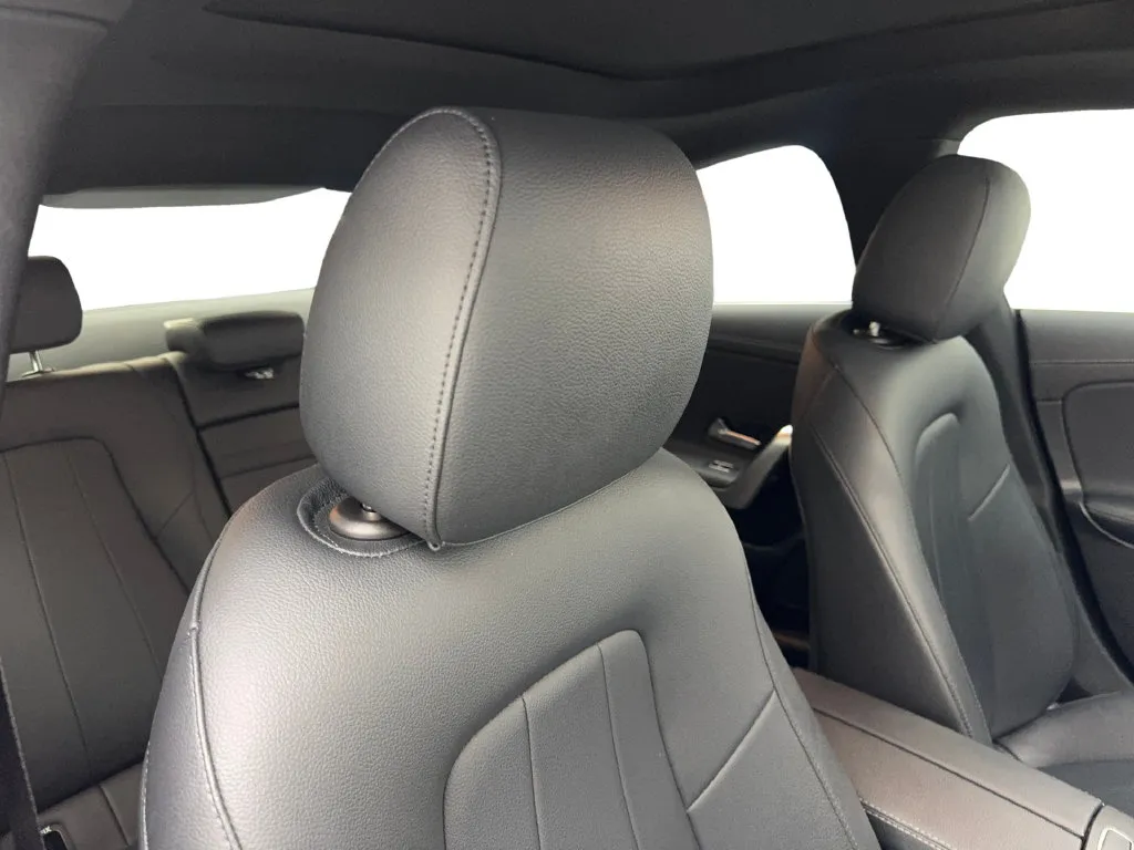 Mercedes-Benz CLA photo 45