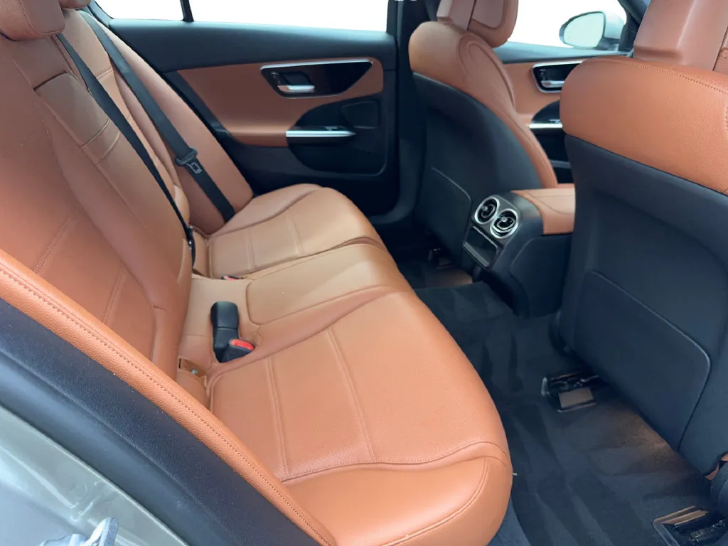 Mercedes-Benz C-Class photo 39