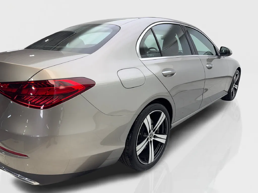 Mercedes-Benz C-Class photo 15