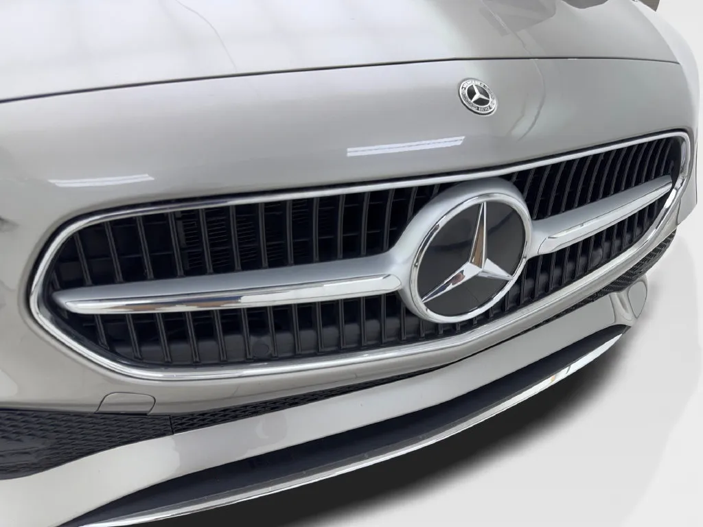 Mercedes-Benz C-Class photo 26