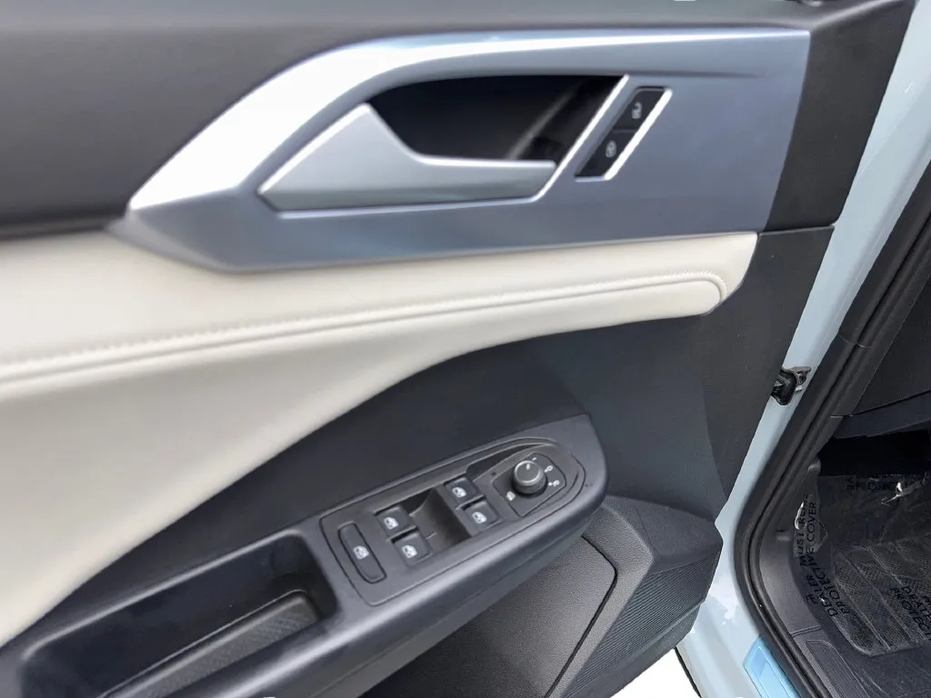 Volkswagen Taos photo 35