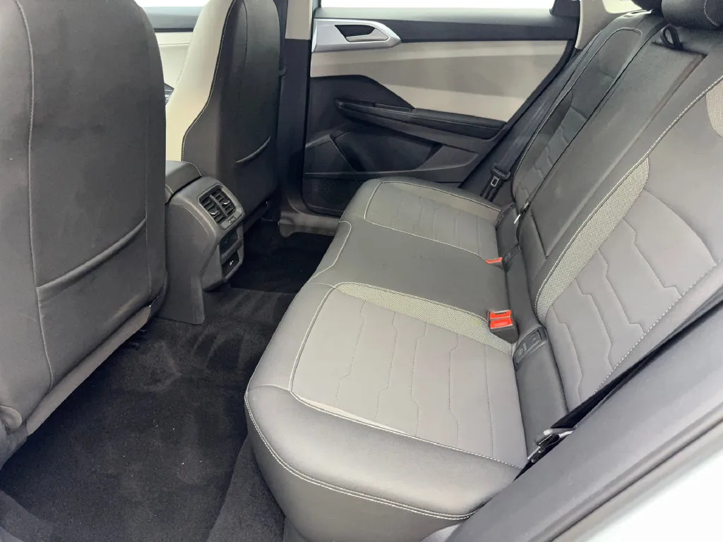 Volkswagen Taos photo 36