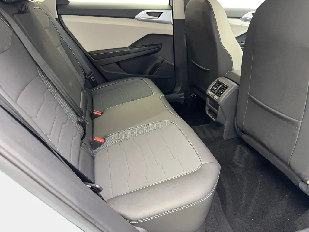 Volkswagen Taos photo 42