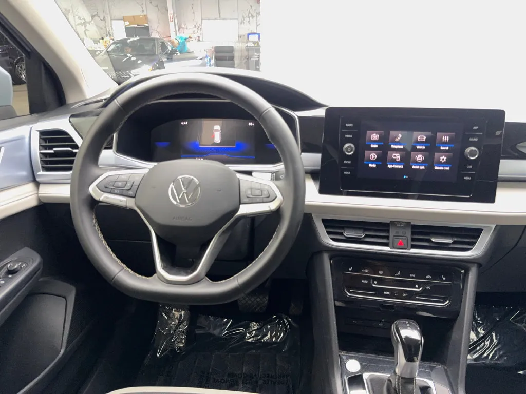 Volkswagen Taos photo 56