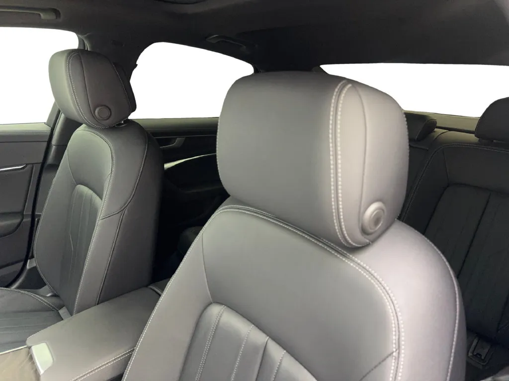 Audi A6 photo 26