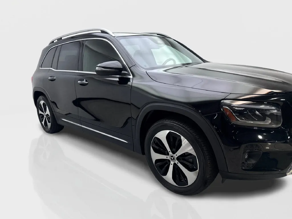 Mercedes-Benz GLB photo 14