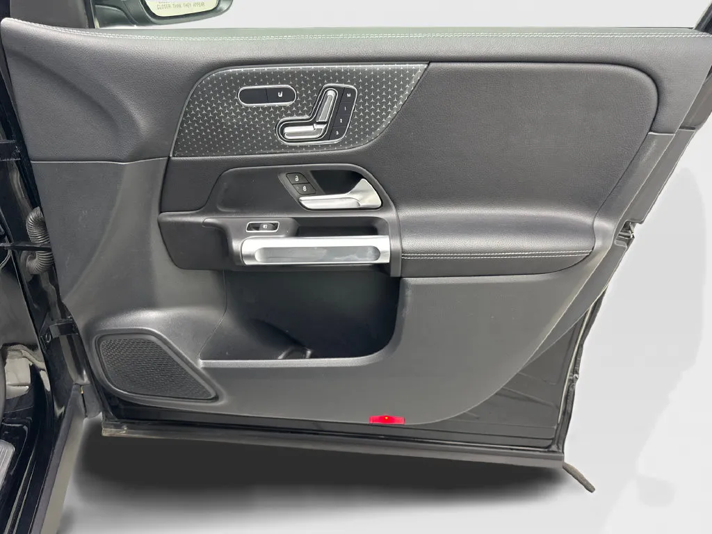 Mercedes-Benz GLB photo 48