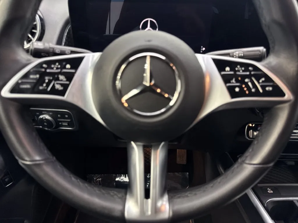 Mercedes-Benz GLB photo 57