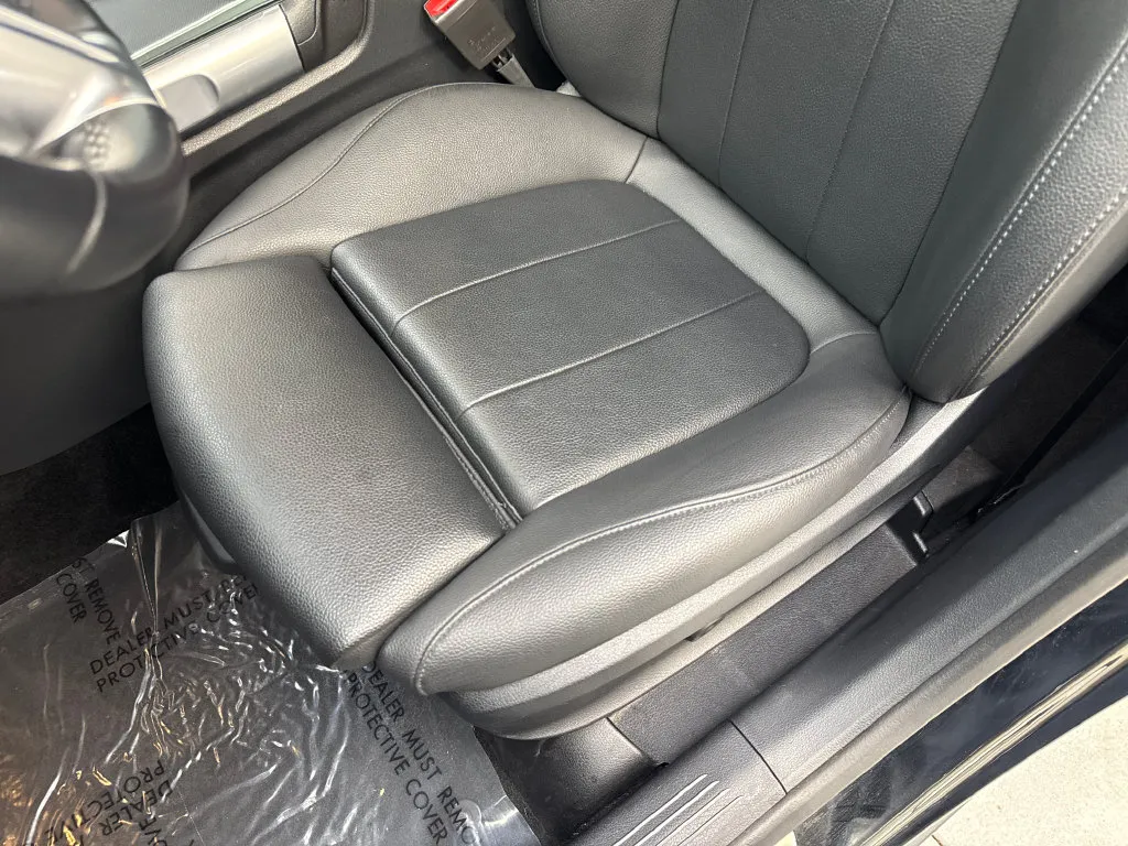 Mercedes-Benz GLB photo 30