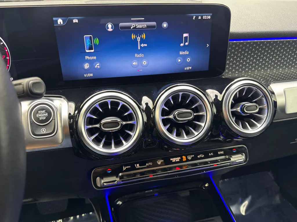 Mercedes-Benz GLB photo 61