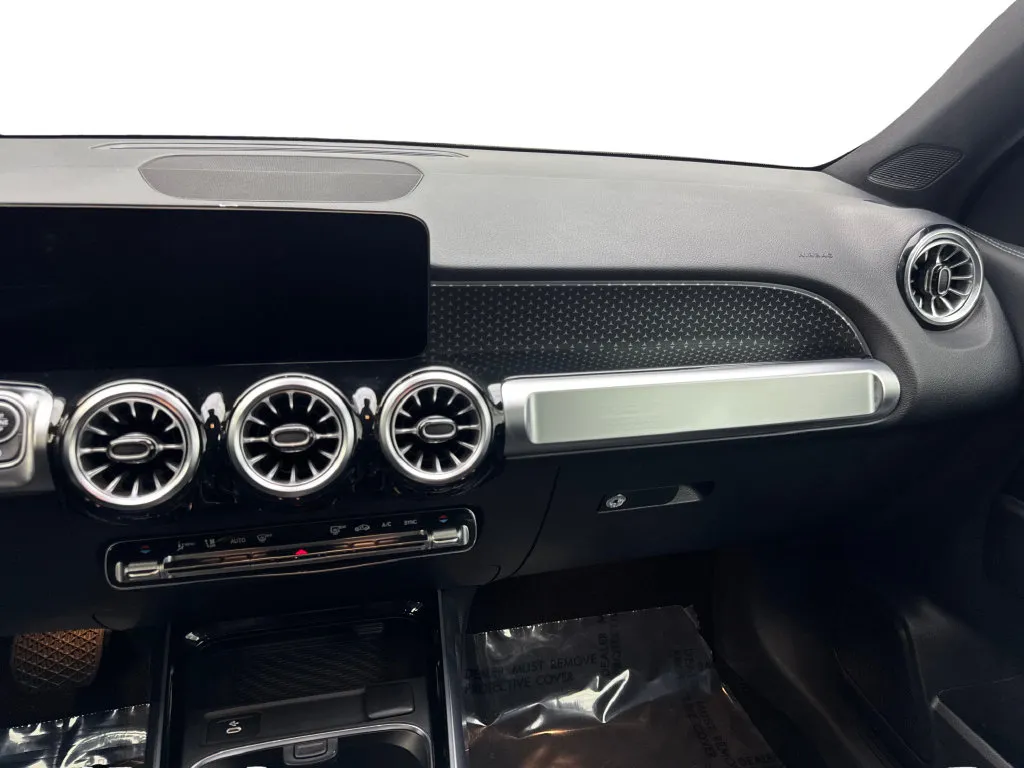 Mercedes-Benz GLB photo 54