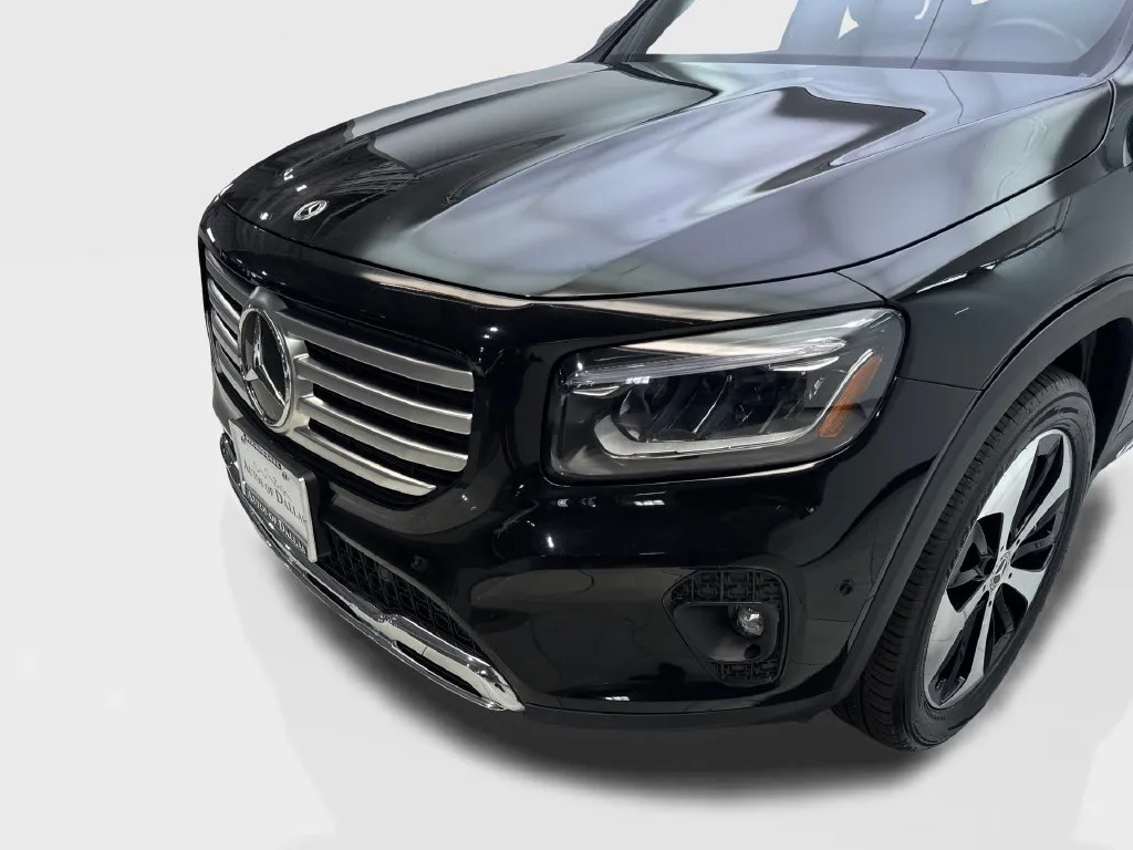 Mercedes-Benz GLB photo 18