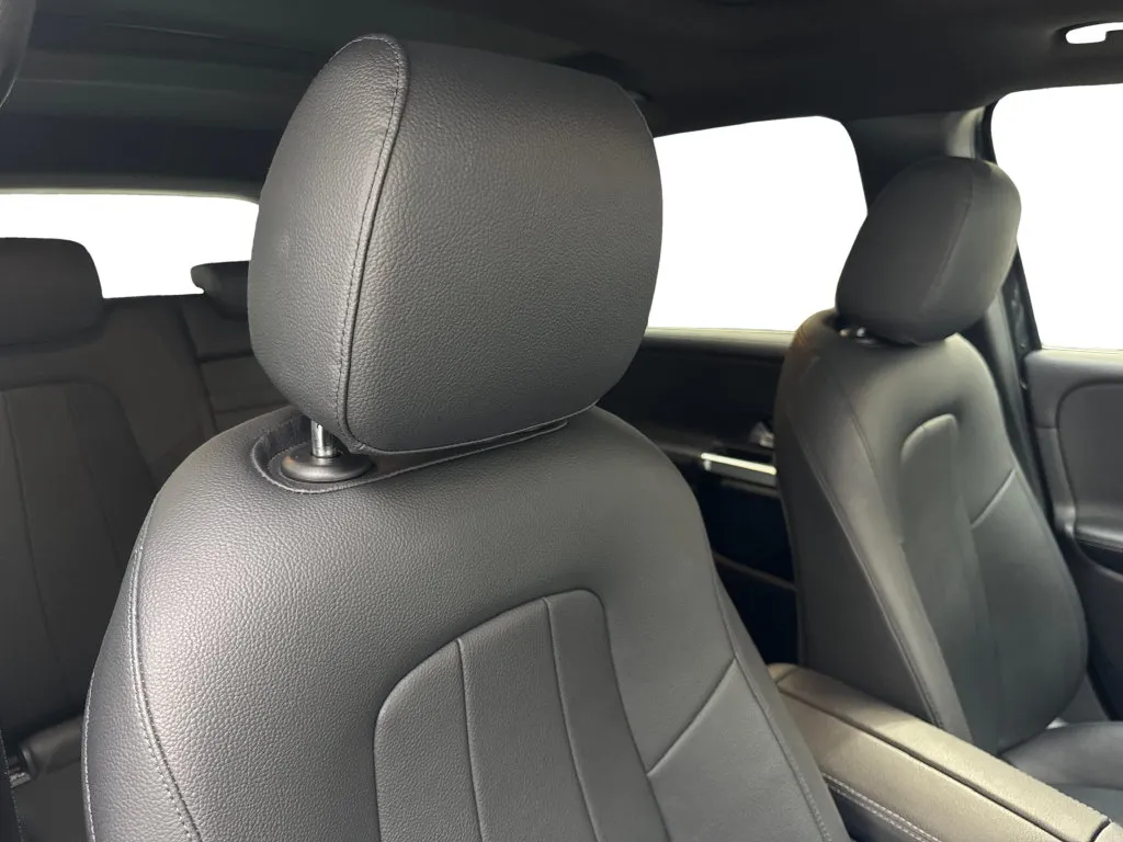 Mercedes-Benz GLB photo 46