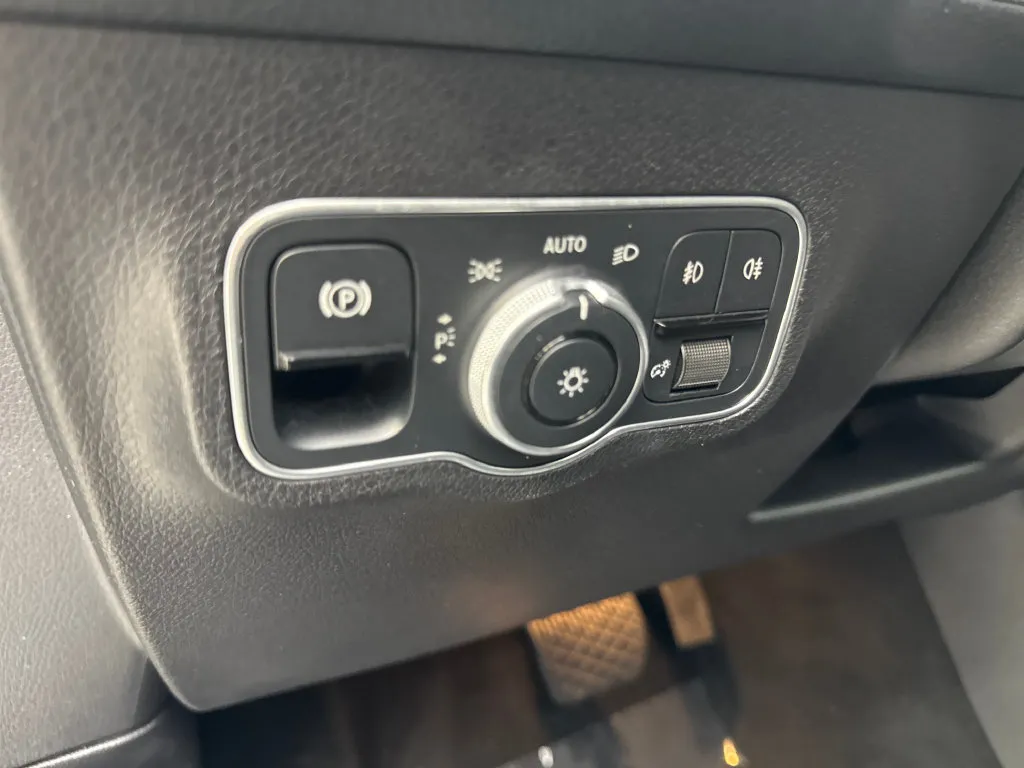 Mercedes-Benz GLB photo 55