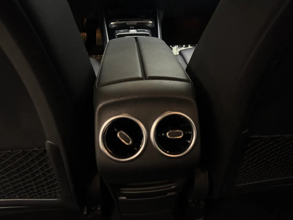 Mercedes-Benz GLB photo 70